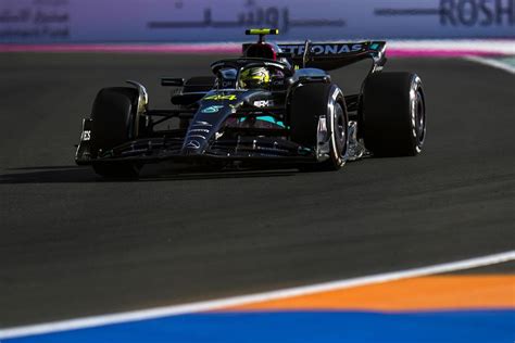 Wolff accepts ‘reality’ that Mercedes F1 car is off the pace